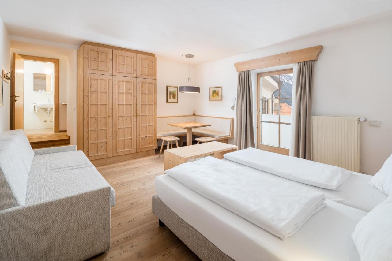 Hotel Greif Malles Venosta Zewnętrze zdjęcie
