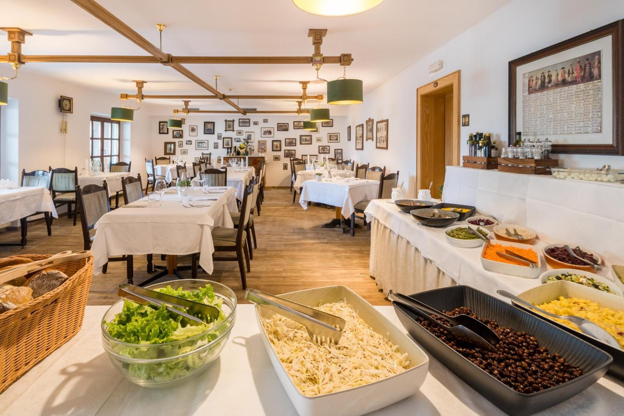 Hotel Greif Malles Venosta Zewnętrze zdjęcie