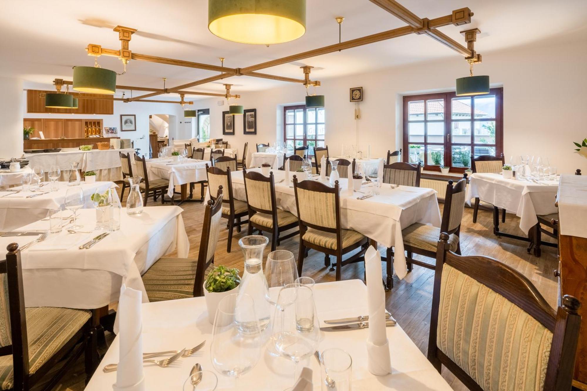 Hotel Greif Malles Venosta Zewnętrze zdjęcie