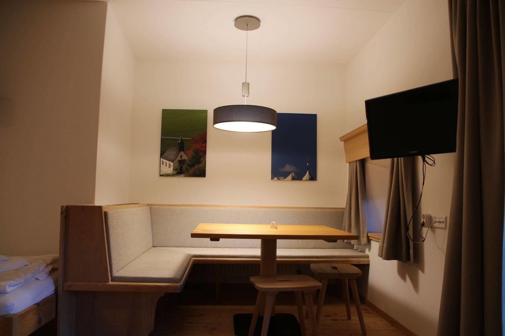 Hotel Greif Malles Venosta Zewnętrze zdjęcie