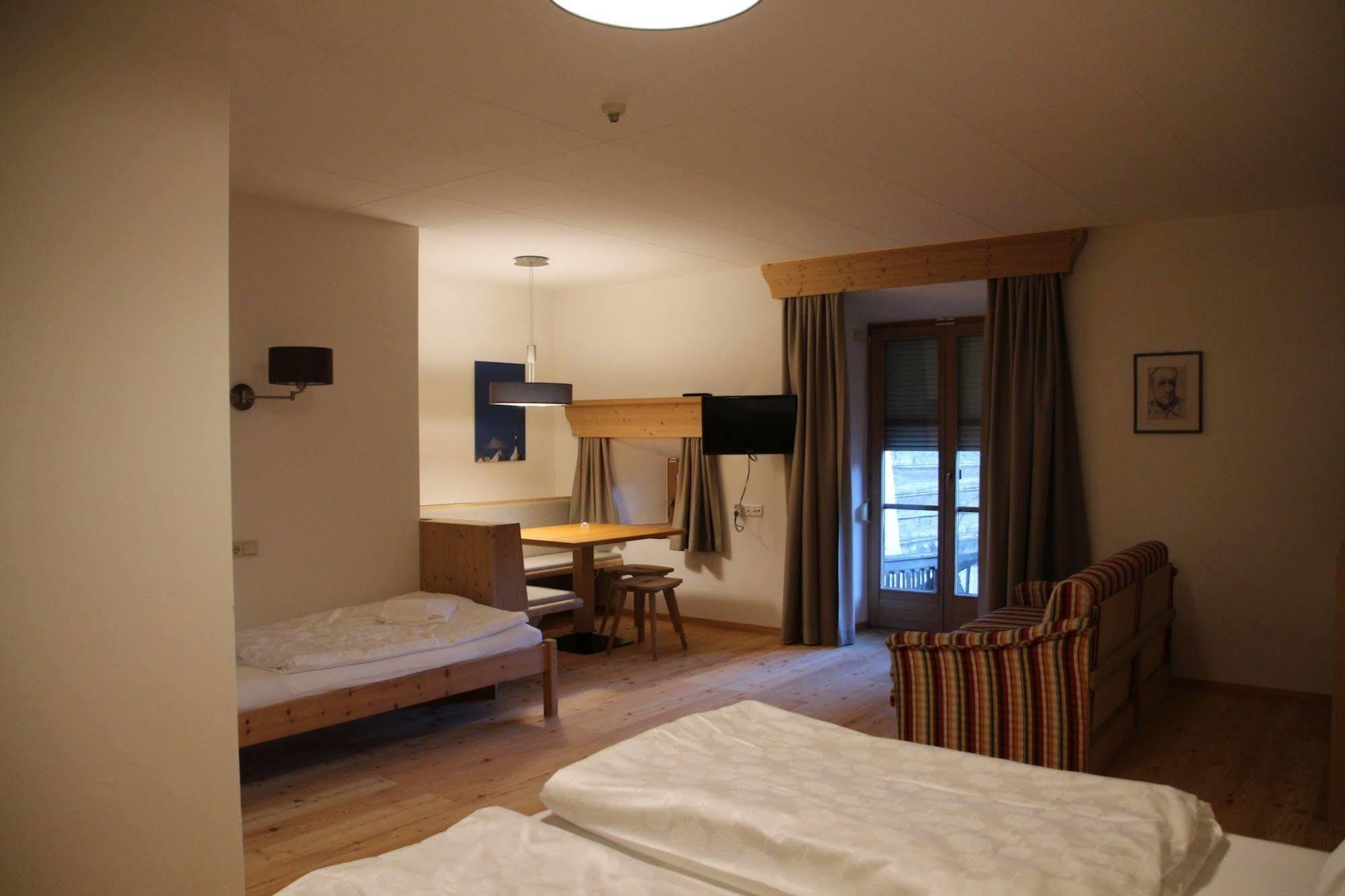 Hotel Greif Malles Venosta Zewnętrze zdjęcie